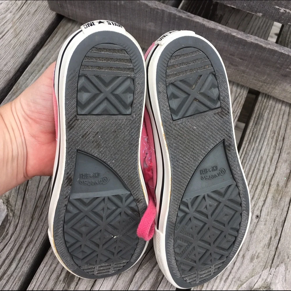 - Converse Sz 3 One-Star Pink Canvas Sneakers NEW Hot Pink Laces! VGUC!